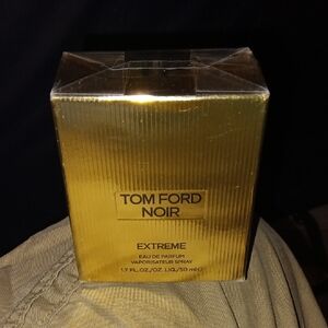 Tom Ford Noir Extreme Gold Packaging